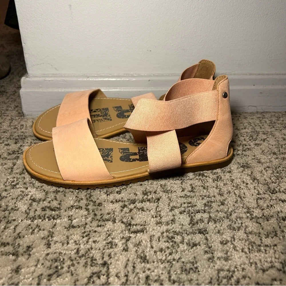 Sorel Tonic Melon Ellla Strap Sandals Size 8.5